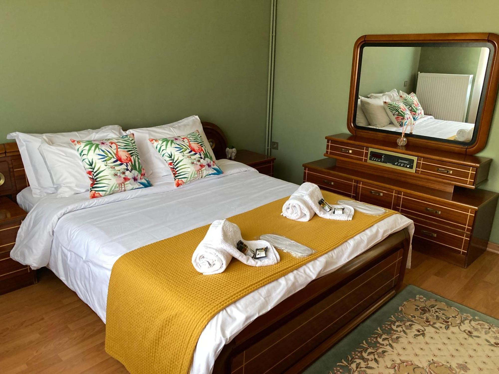 Corner House Apartment แคซโทเรีย ภายนอก รูปภาพ