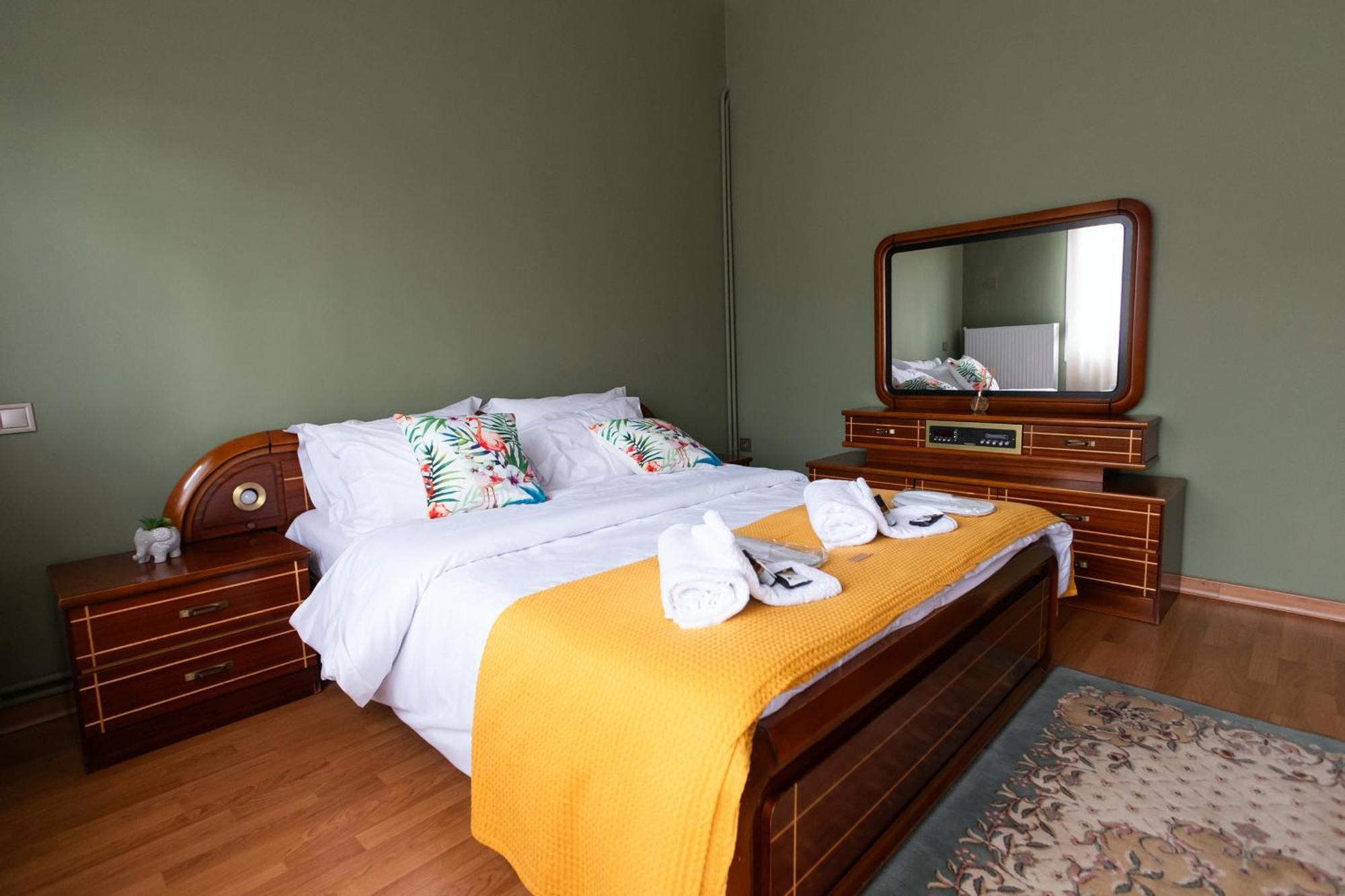 Corner House Apartment แคซโทเรีย ภายนอก รูปภาพ